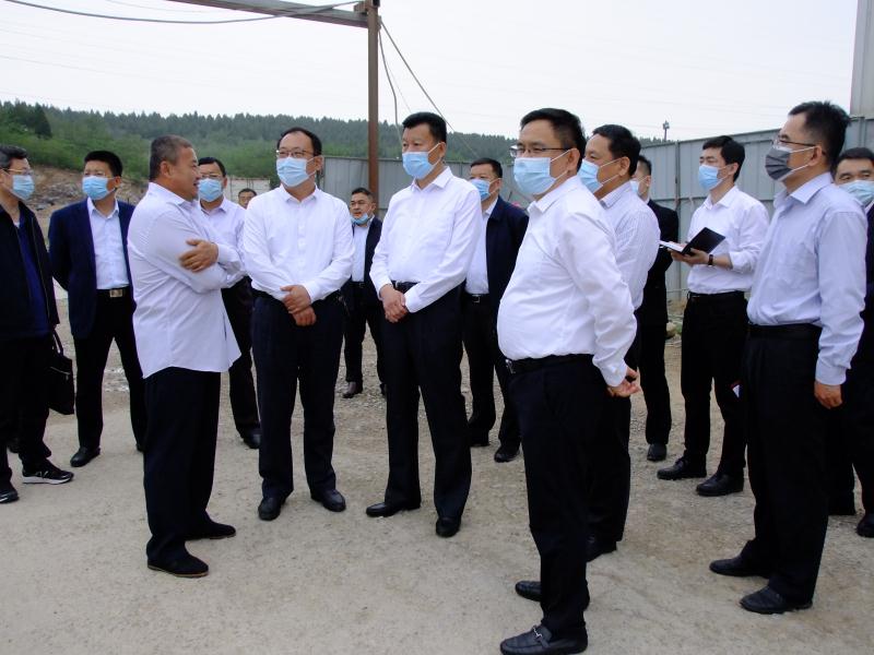 抓住项目不放松---王勤光到华亿平台_华亿（中国）一站式服务平台集团调研重点项目情况