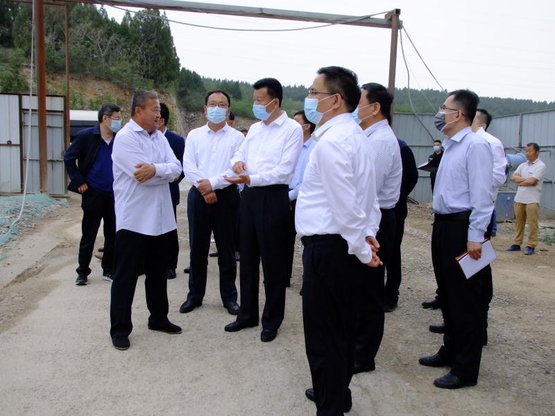抓住项目不放松---王勤光到华亿平台_华亿（中国）一站式服务平台集团调研重点项目情况